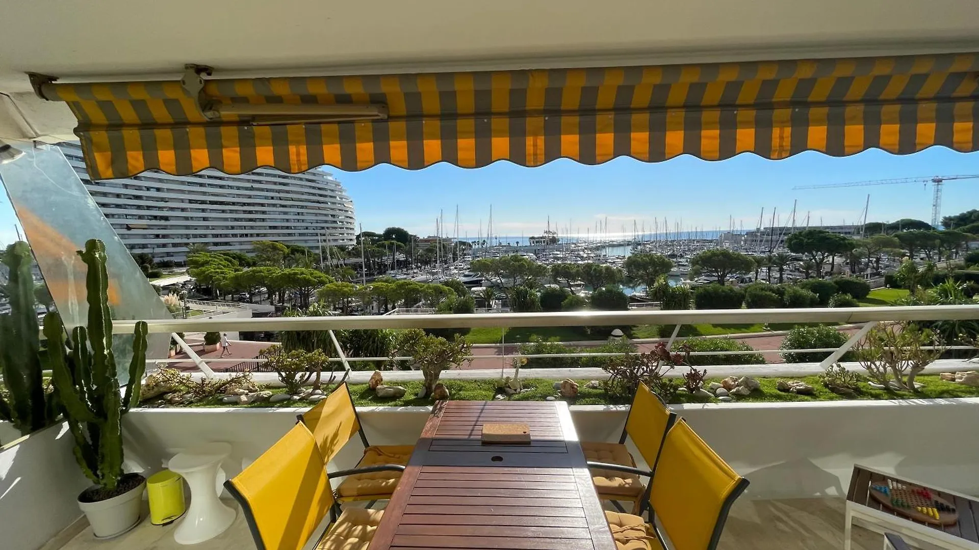 Bel Appartement Vue Sur La Marina Classe 3 Etoiles Villeneuve-Loubet 0*,  France